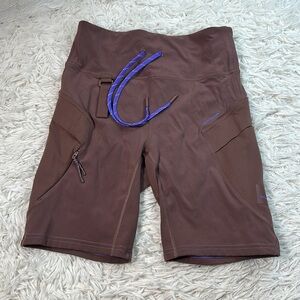 Lululemon Cargo Super-High-Rise Hiking Short 8" Dark Oxide
